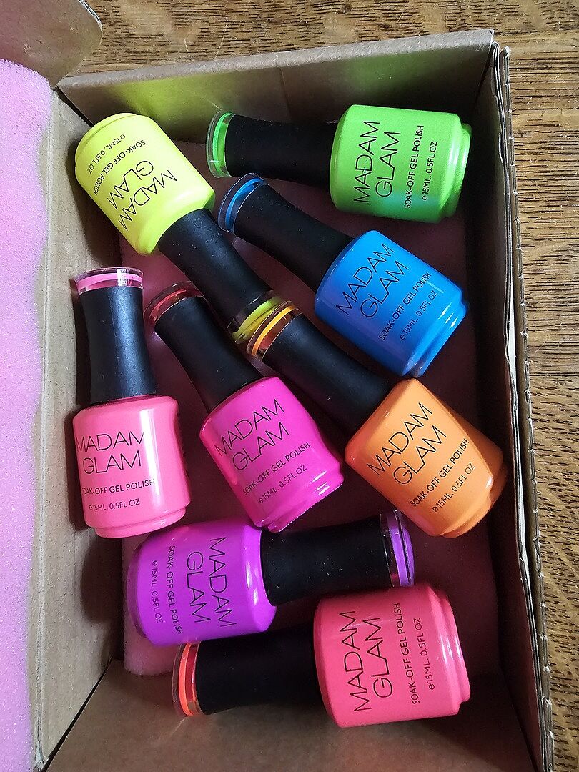 Raspberry Kiss - Neon Red | Soak Off Gel Nail Polish | HEMA-Free