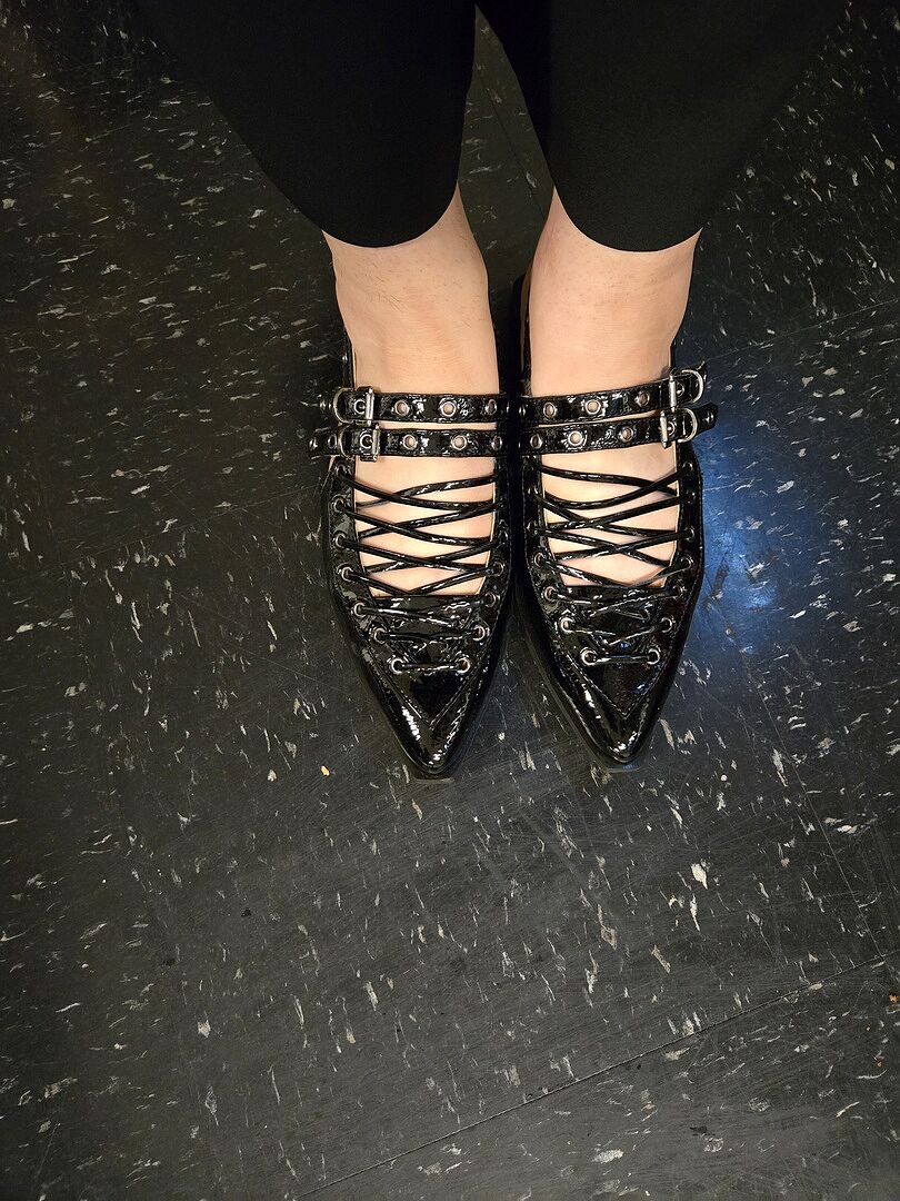 Steve Madden ポイントトゥ スリングバック Galanti フラット GALANTI Black Patent Women's Pointed-Toe Moto Slingback Flat
