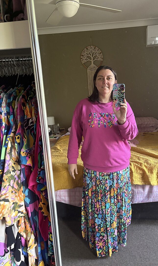 Relaxed V-Neck Tee in Green photo review