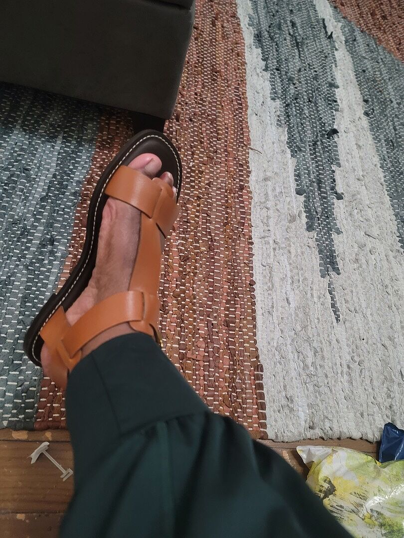 【追跡あり】Steve Madden BRAZINN レザー★シンプル カジュアル BRAZINN Tan Leather Strappy Flat Sandal Women's Sandal