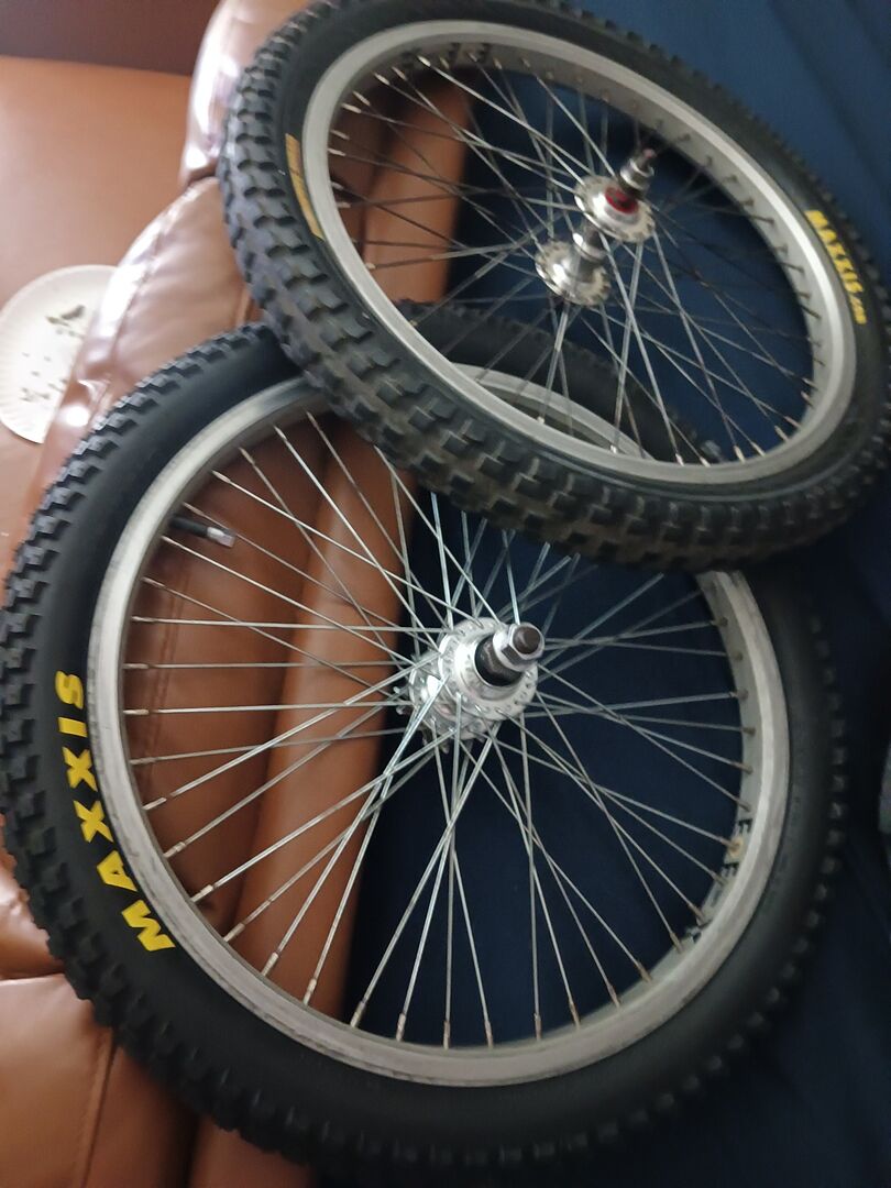 Pneu BMX Maxxis Maxx Daddy - 20 X 2.00, 60 TPI, Tringle Acier, Compound Unique, NEUF