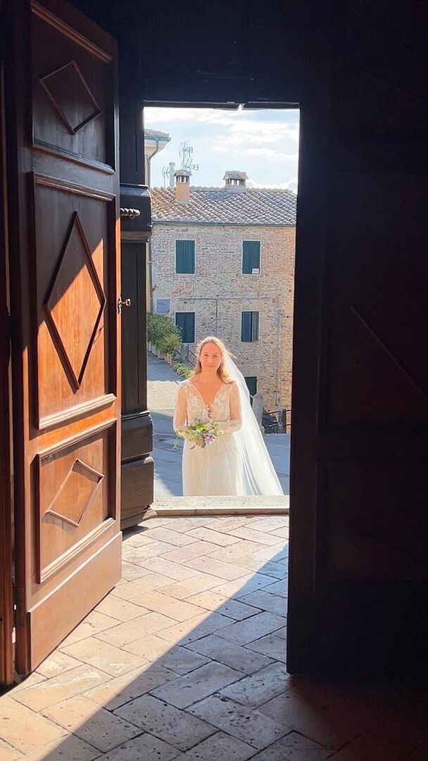 Paula F.’s real Britten wedding