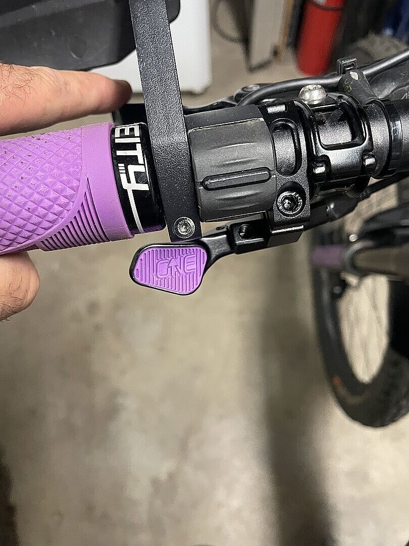 OneUp Components V3 Dropper Post Remote - MTB Controls