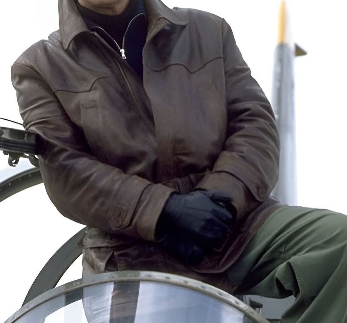 Giovanni gloves worn with a leather jacket