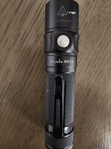 Fenix　フェニックス　E28R SST40 LED EDCフラッシュライト Amazon | フェニックス(FENIX) ライト ブラック 109mm EDC