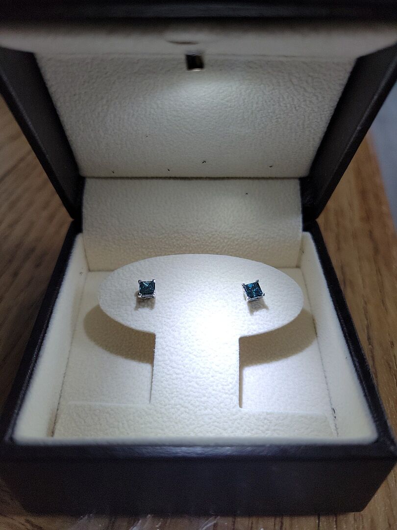 Gorgeous blue diamond earrings
