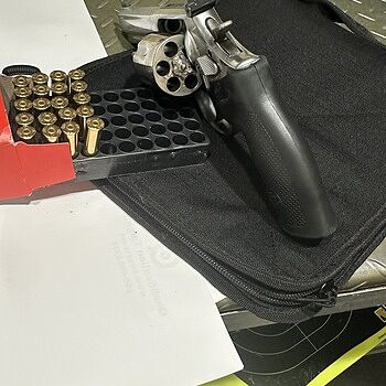 Smith & Wesson Model 686 .357 Magnum 4" Stainless Barrel Revolver 164222 686 Smith and Wesson