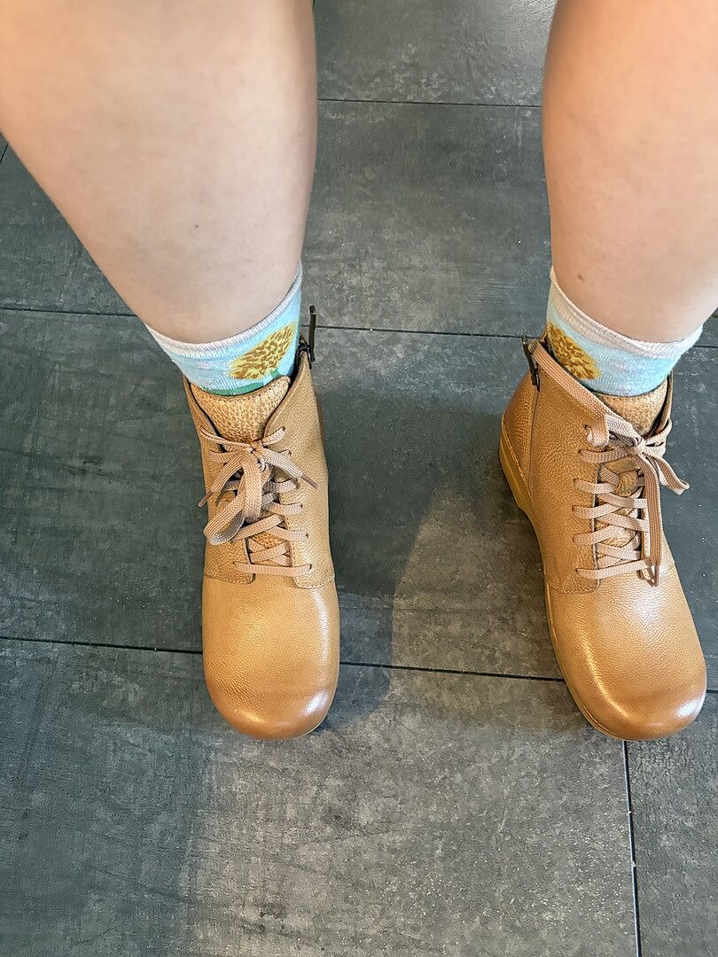 靴 dansko sigourney distressed honey Sigourney Honey Distressed – Dansko