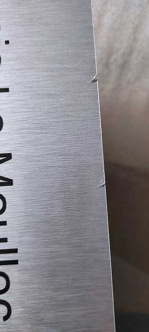 Panneau composites brosser