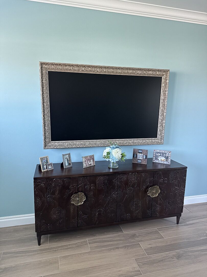 Tuscan Silver Frame for Samsung The Frame TV | Deco TV Trames