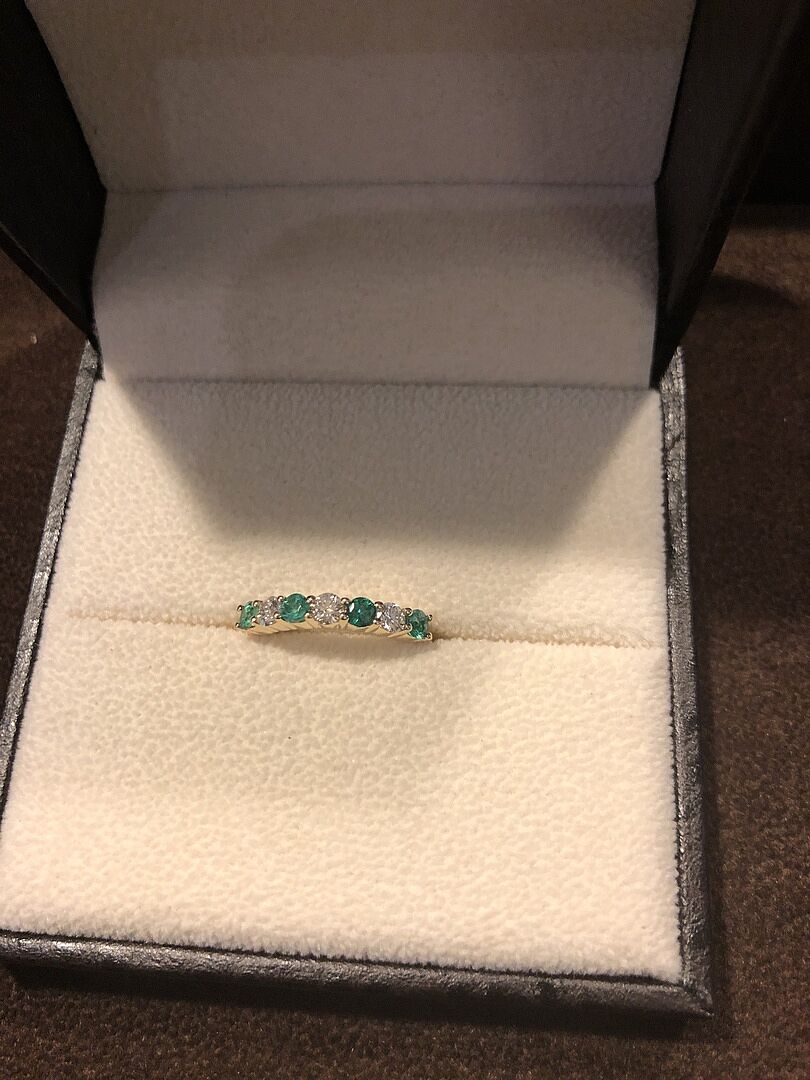 Beautiful yellow gold wedding band