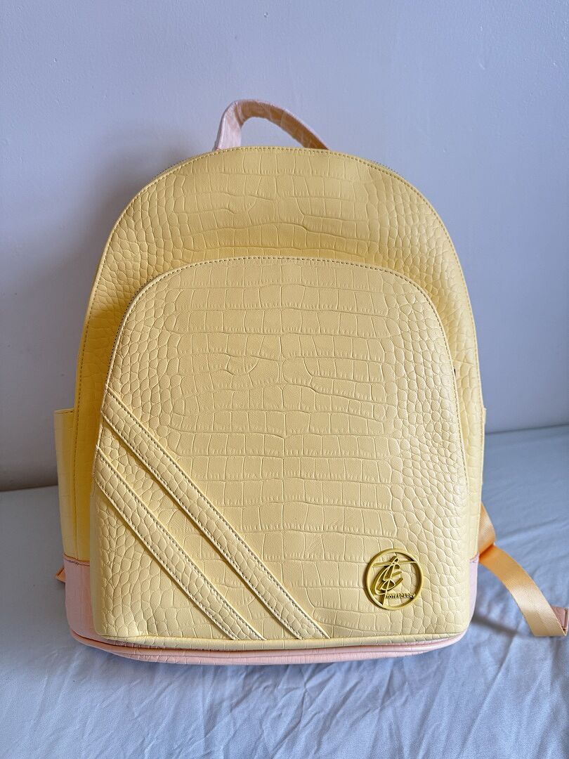 Leather Classic Backpack in Yellow – Tote&Carry display picture 2
