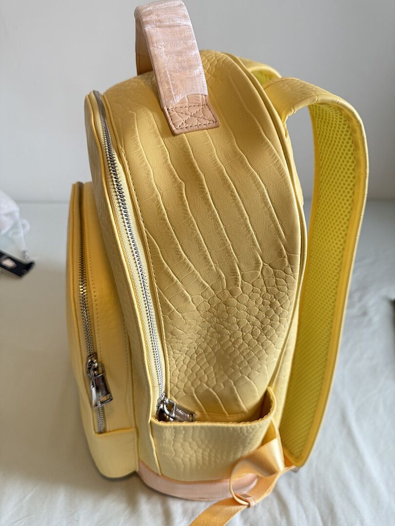 Leather Classic Backpack in Yellow – Tote&Carry display picture 1