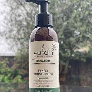 Signature Mattifying Facial Moisturiser Goes a long way