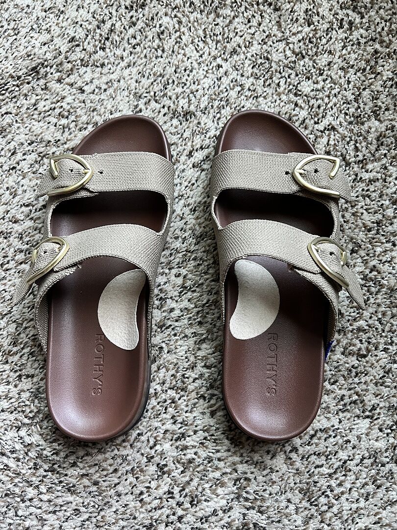 The Buckle Slide in Sea Salt | Women's Sandals | Rothy's