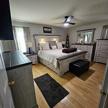 Beaumont 5 Piece King White & Gray Platform Storage Bedroom Set Amazing quality