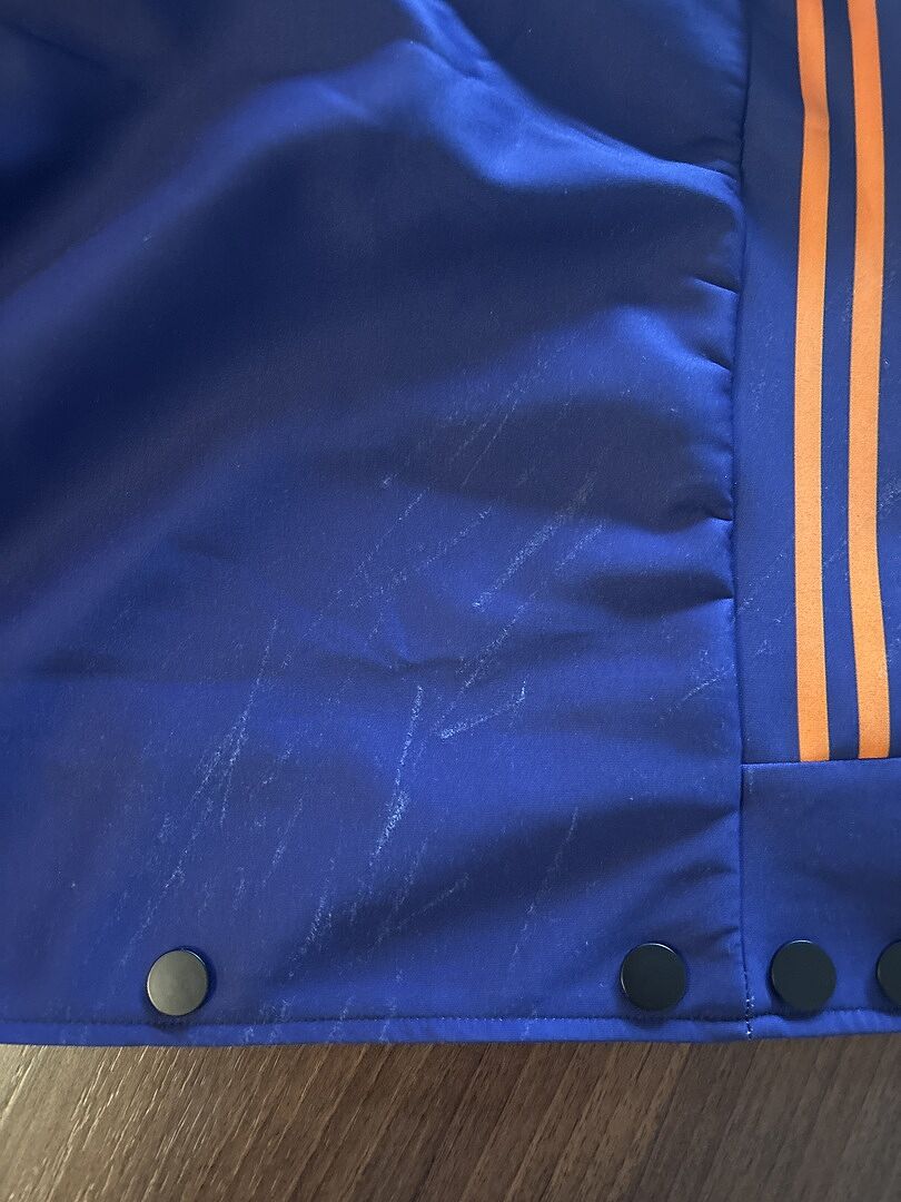 Veste avec gros défaut de fabrication