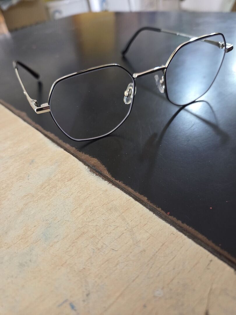 EVIE Buy Silver Black Full Rim Geometric Vincent Chase SLEEK