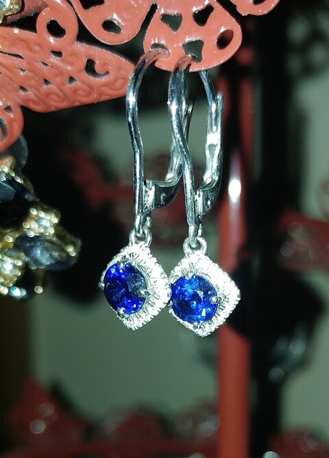 Beautiful sparkling sapphire earings