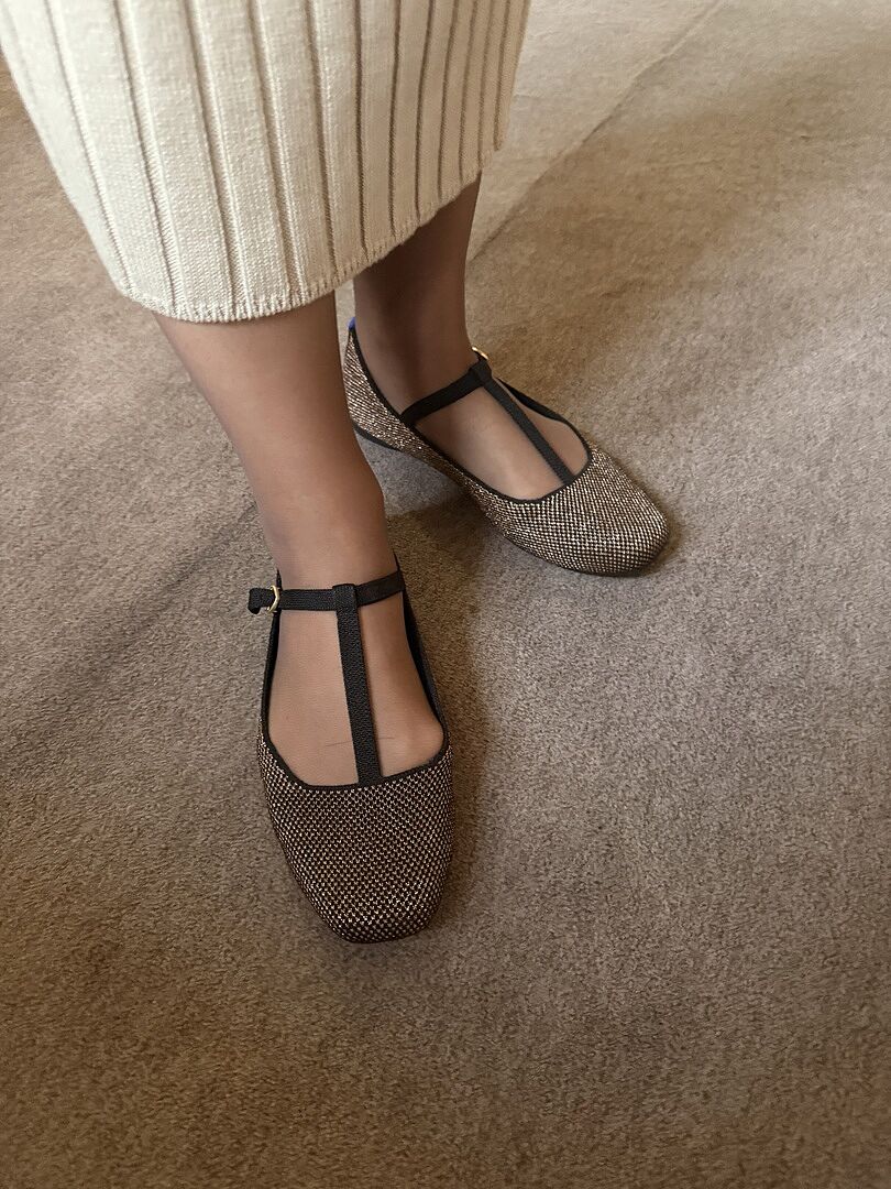 The T-Strap Mary Jane in Black | Women display picture 1