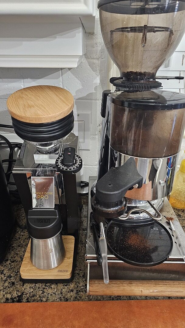 Eureka Oro Mignon Single Dose Pro - Chrome | iDrinkCoffee.com Canada