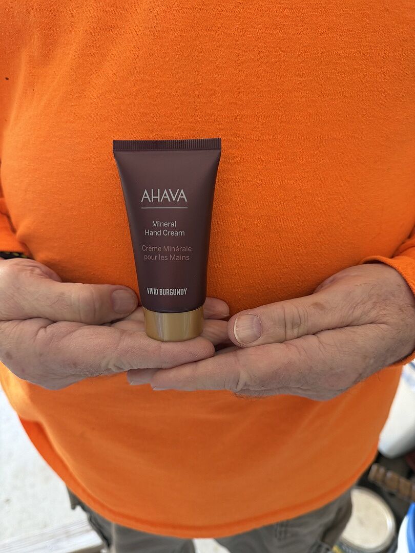 AHAVA® Dead Sea Mineral Hand Cream - VIVID BURGUNDY – AHAVA USA