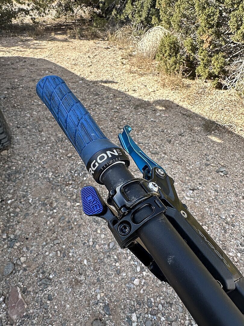 OneUp Components V3 Dropper Post Remote - MTB Controls
