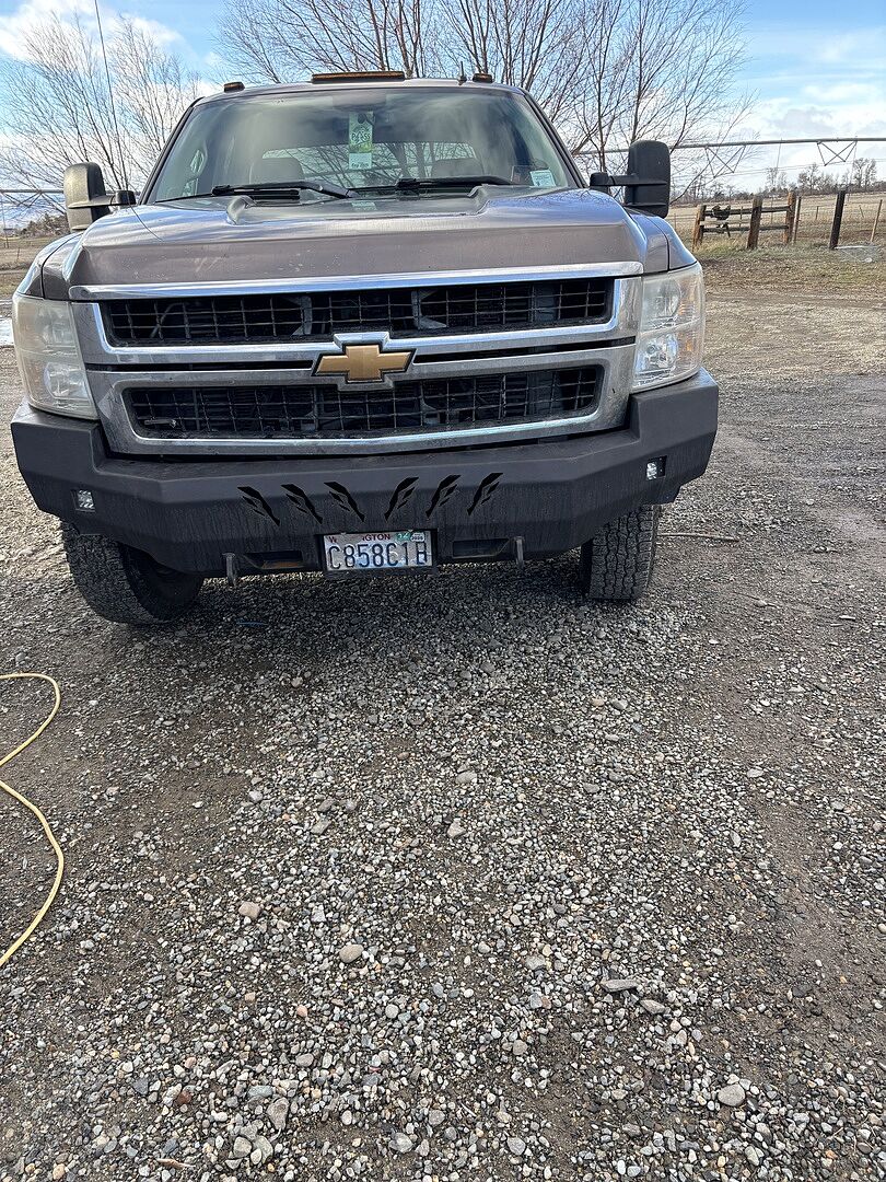 Falcon Front Bumper Kit installed on CHEVY Sierra 3500 HD 1 ton dually 2008