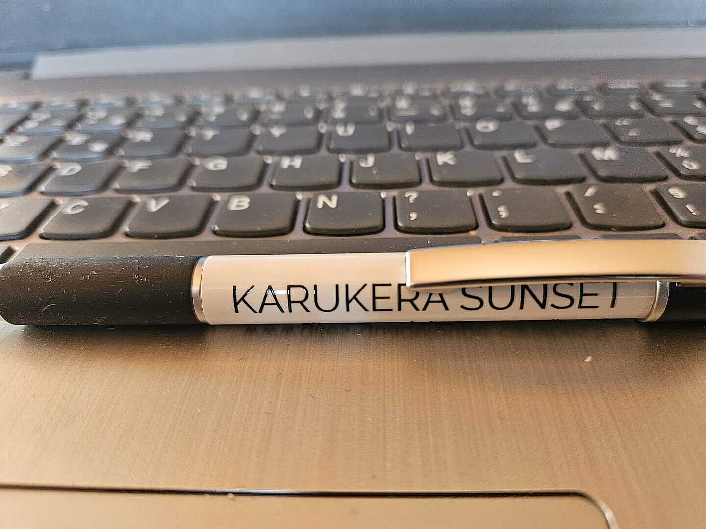 texte placé sous la barre du stylo !