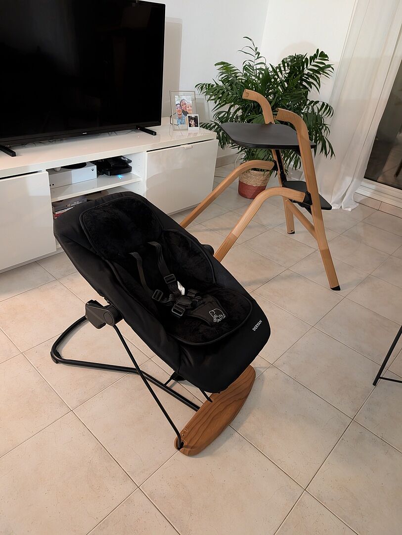 Meegroeiende Babybed Met Lade En Matras Uit De NOE Collectie, In Hoogte Verstelbaar Matte Witte Kleur