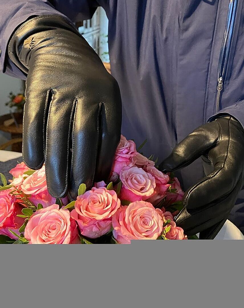 Customer photo of black Ivy gloves with pink roses