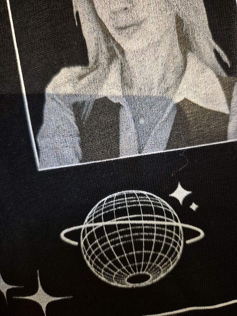 Dårlig kvalitet print og tynd t shirt