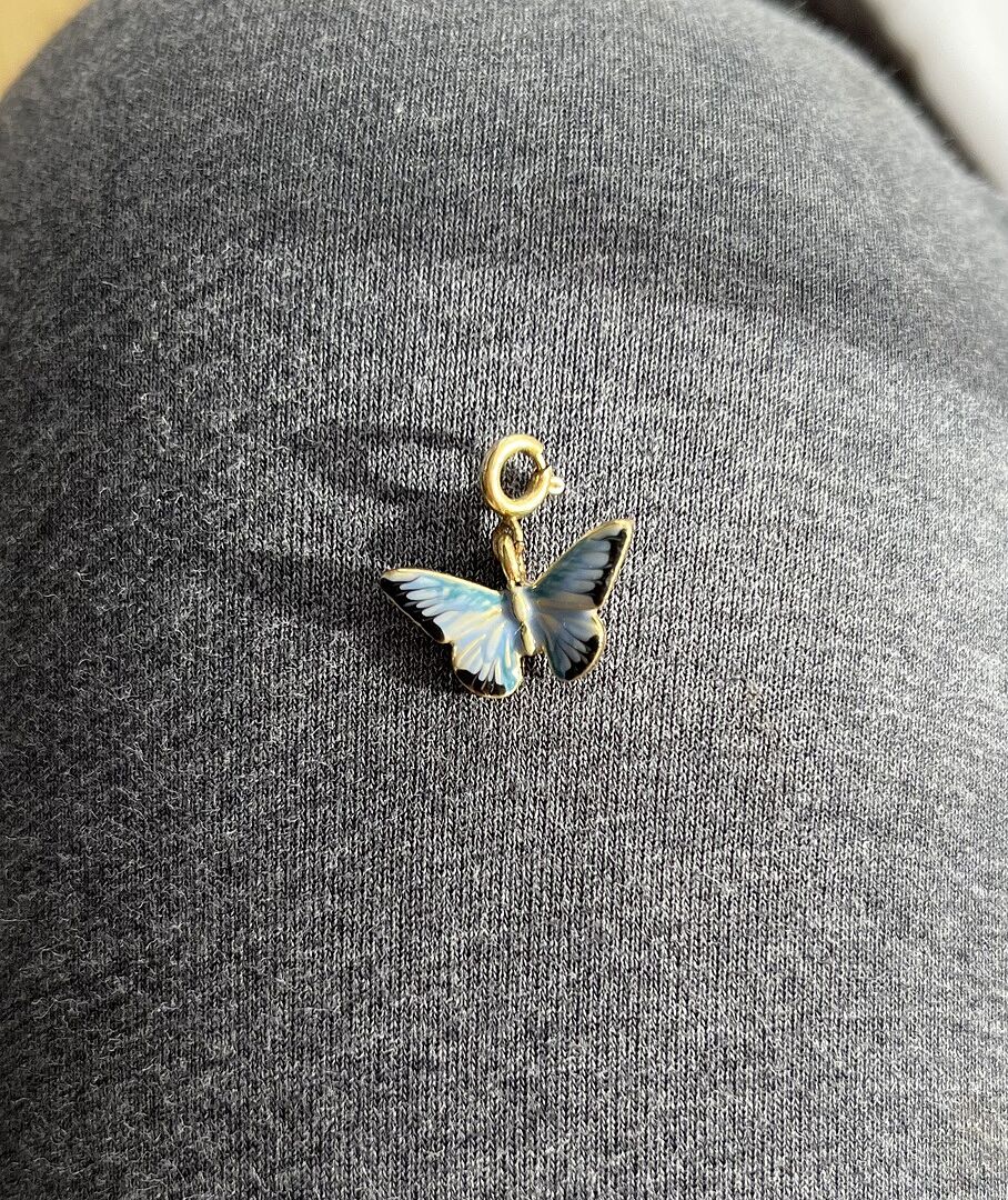 Hält am Armband