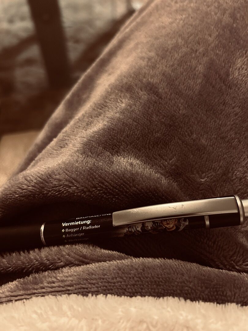 Leider ist der Kullibügel genau über dem Gesicht platziert,