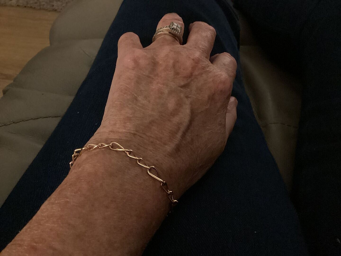 Astrid & Miyu Infinite Slim Chain bracelet doré fin
