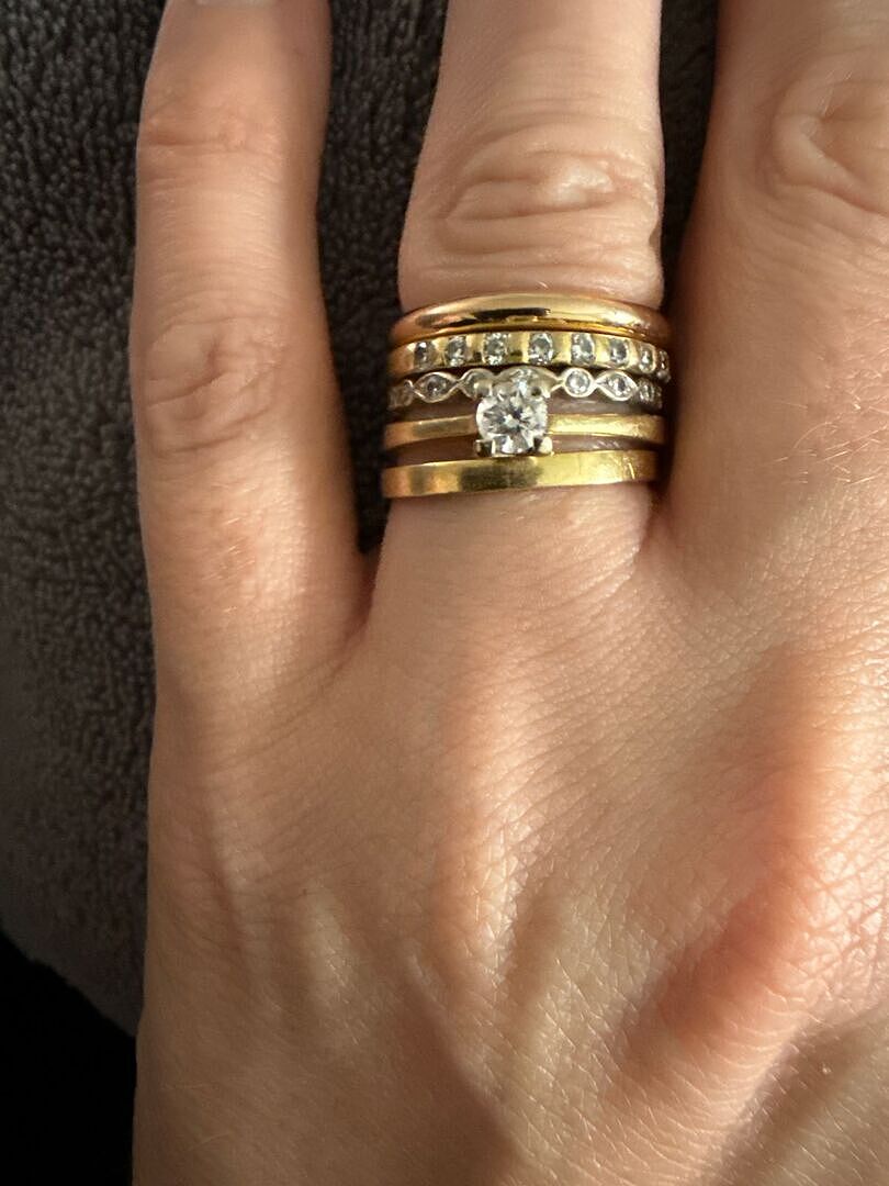 Astrid & Miyu Essential bague empilable dorée