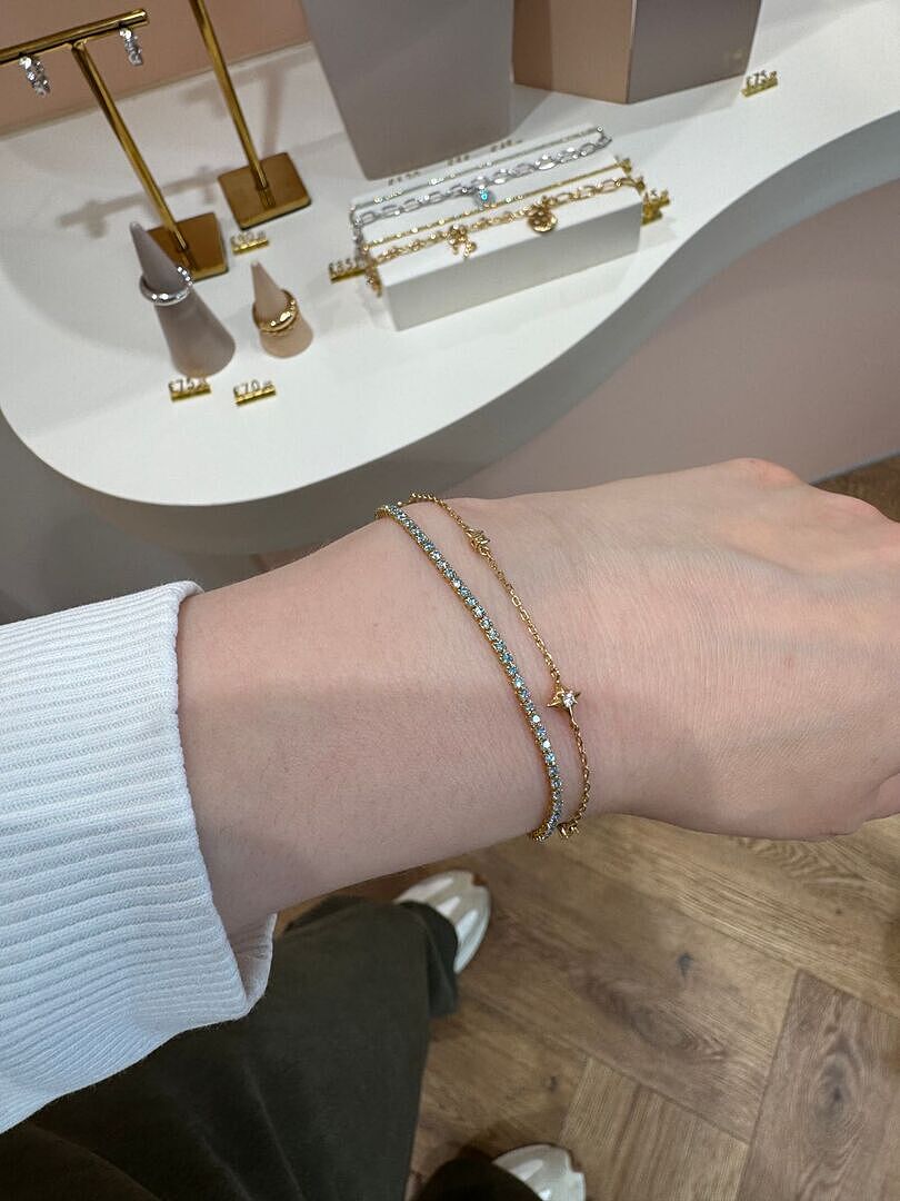 Astrid & Miyu Cosmic Star Charm bracelet doré étoile