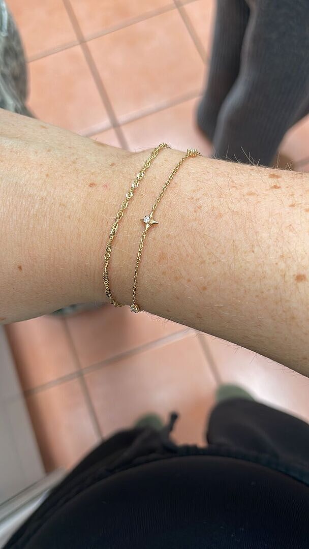 Astrid & Miyu Cosmic Star Charm bracelet doré étoile