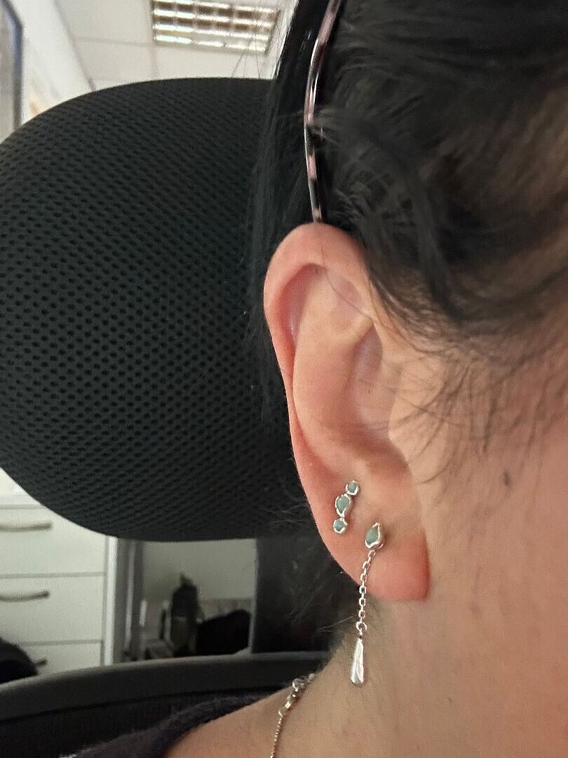 Astrid & Miyu Opal Charm Drop Studs boucles d’oreilles argent opale