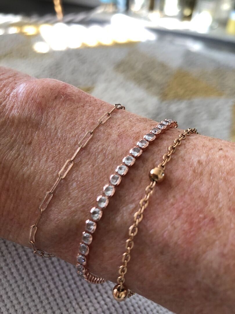 Astrid & Miyu Gleam Bold Tennis bracelet or rose zircons
