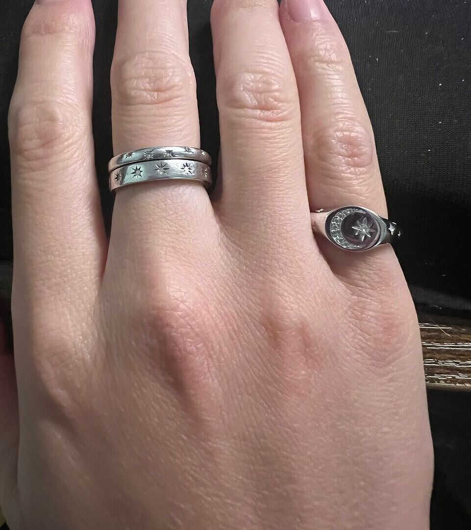 Astrid & Miyu Cosmic Signet Ring bague argentée