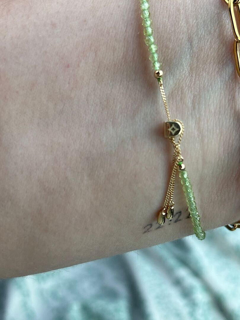 Astrid & Miyu Peridot August bracelet perles or massif péridot