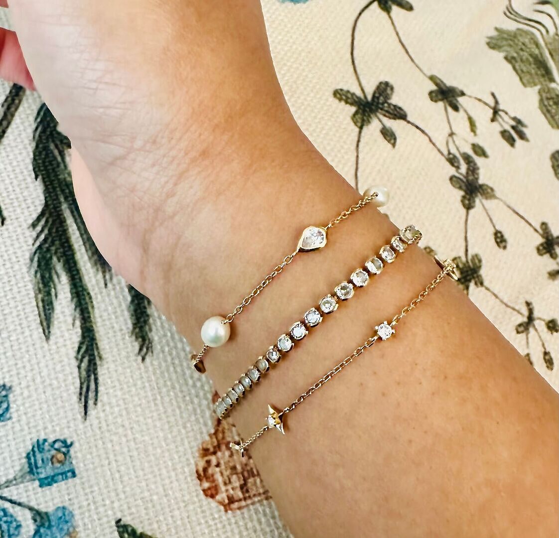 Astrid & Miyu Pearl & Crystal Charm bracelet perle doré