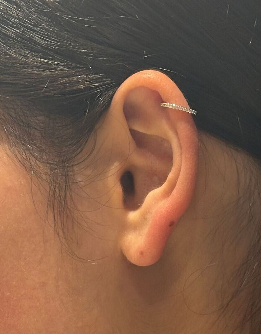 Astrid & Miyu Pavé Seamless 1,2 mm piercing anneau or blanc