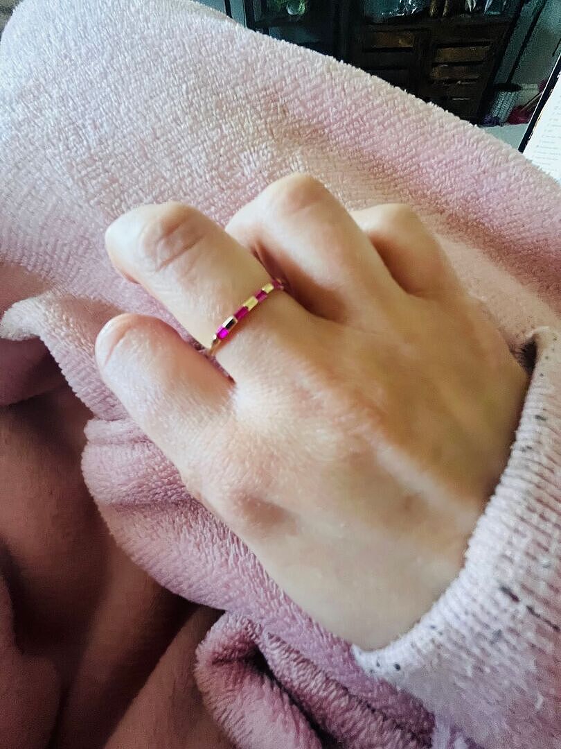 Astrid & Miyu Pink Sapphire Baguette bague or massif