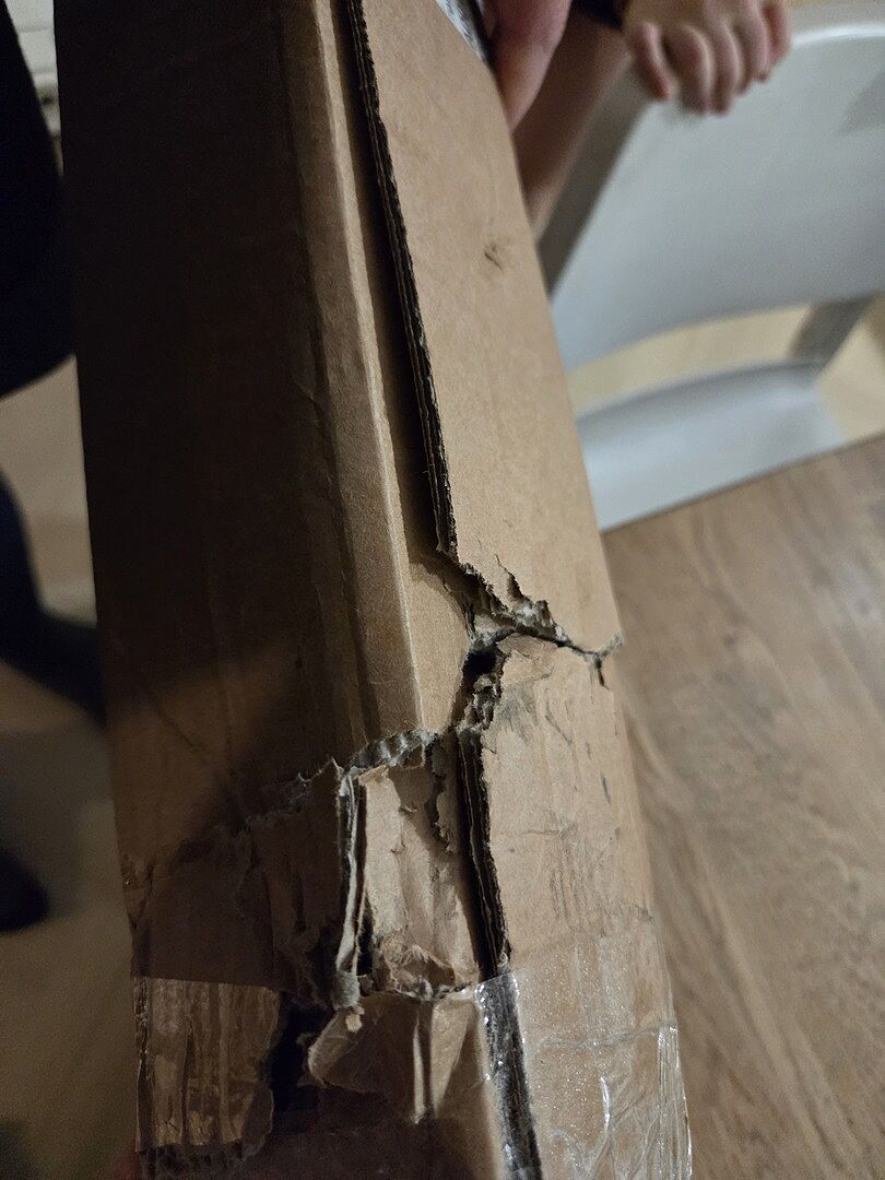 Laatu ok ,mutta viiltojälki.