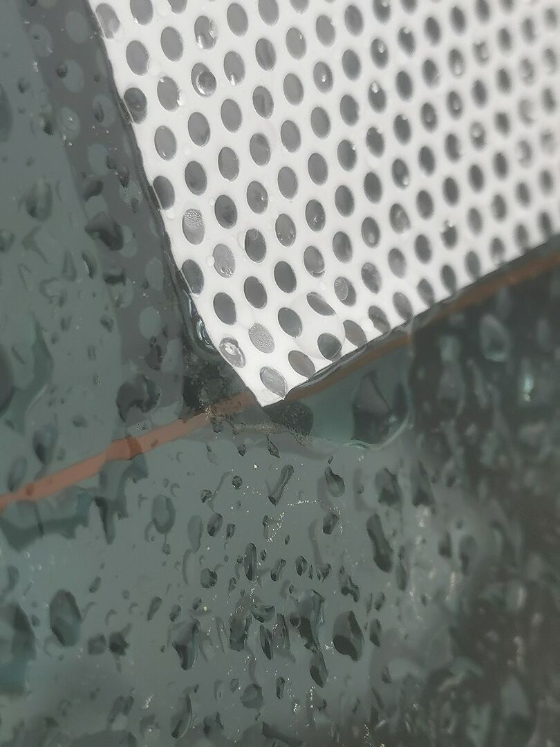 Les angles se décollent déjà