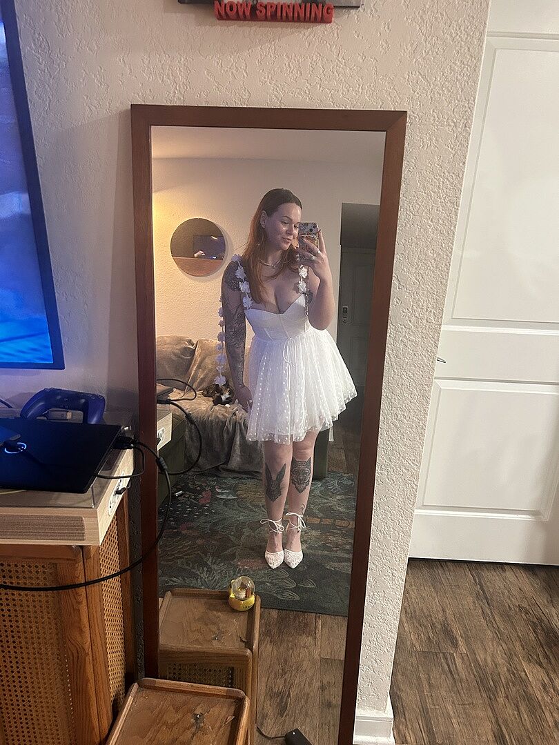 selfie leslie white dress short Memoire Off-Shoulder Textured Mini Dress White XL