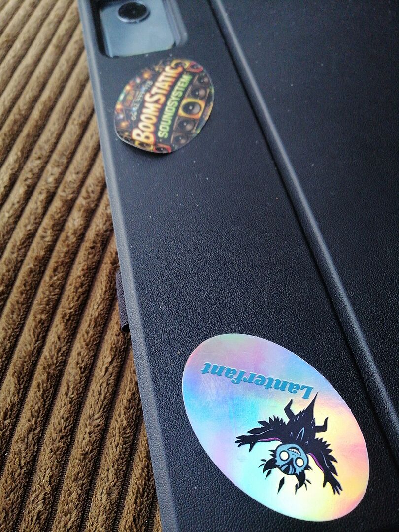 Stikker blijft niet plakken.