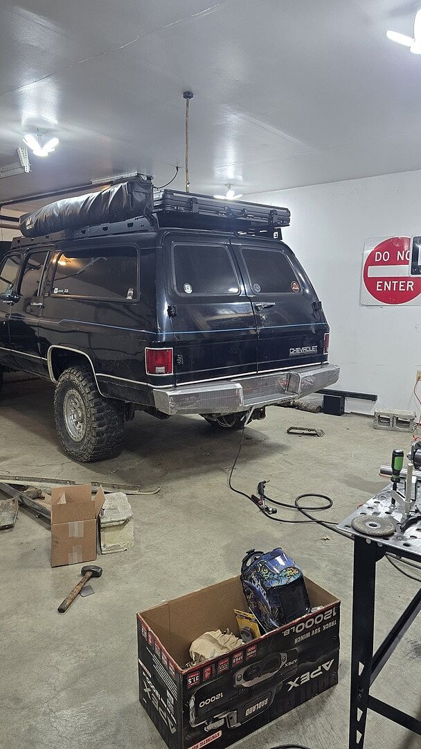 Heritage Rear Bumper Kit installed on CHEVY V2500 1989
